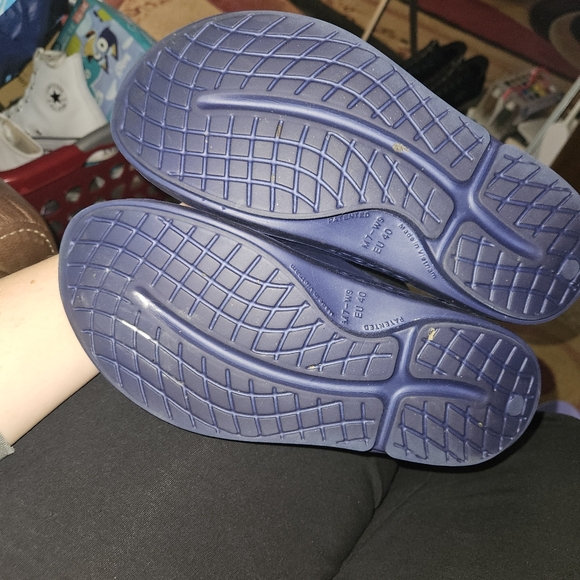 Oofos - Picture 3 of 4